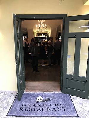 Zástupci vinaství Sonberk pozvali tentokrát své zákazníky a gastronomické partnery do praské restaurace Grand Cru, aby posoudili novinky, zejména roníku 2018.