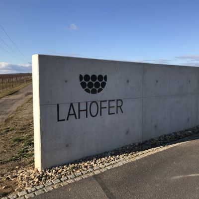 Vinaøství Lahofer - Moderní vinaøství v novém supermoderním sídle
